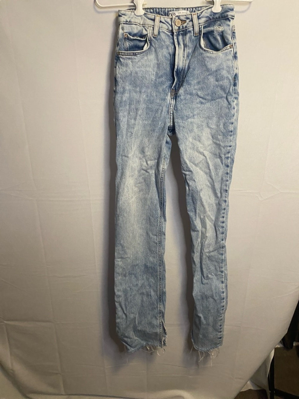 Zara Light Blue Denim Jeans with Contrast Stitching